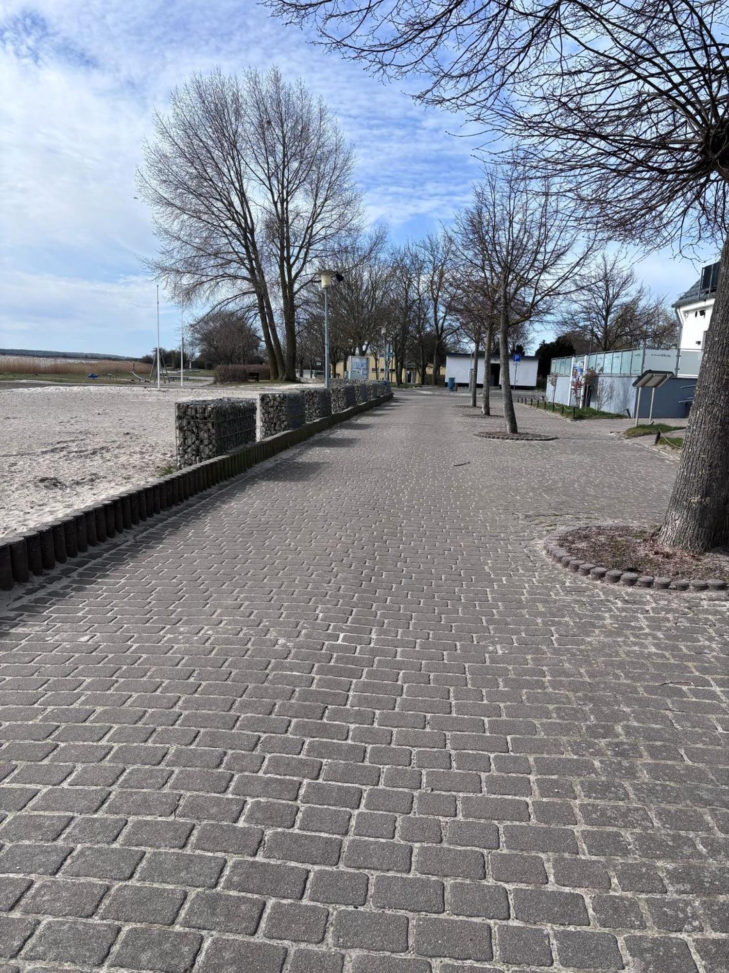 App 7O Kleinertag Am Meer Dranske Luaran gambar
